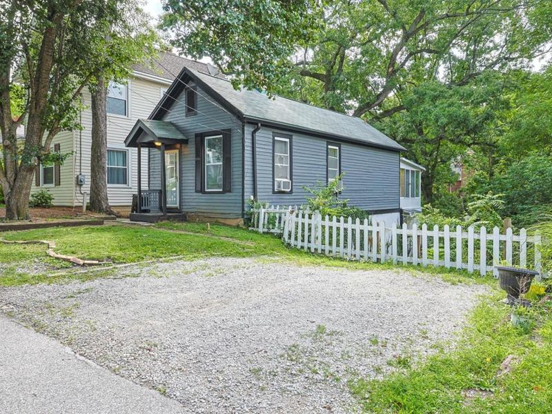 558 Missouri Avenue, Cincinnati, OH 45226 Photo 2