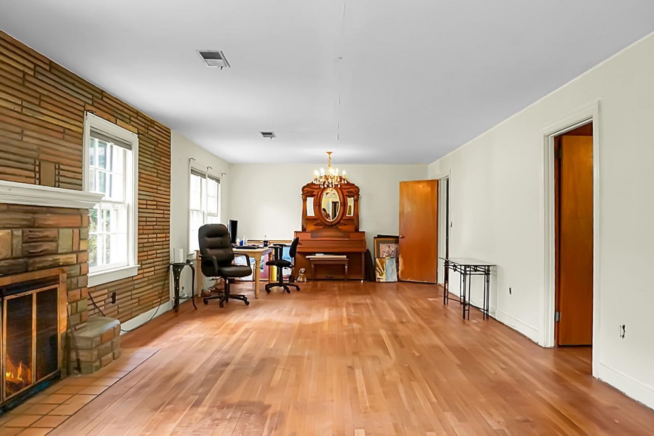 2041 Old Fort Avenue Photo 10