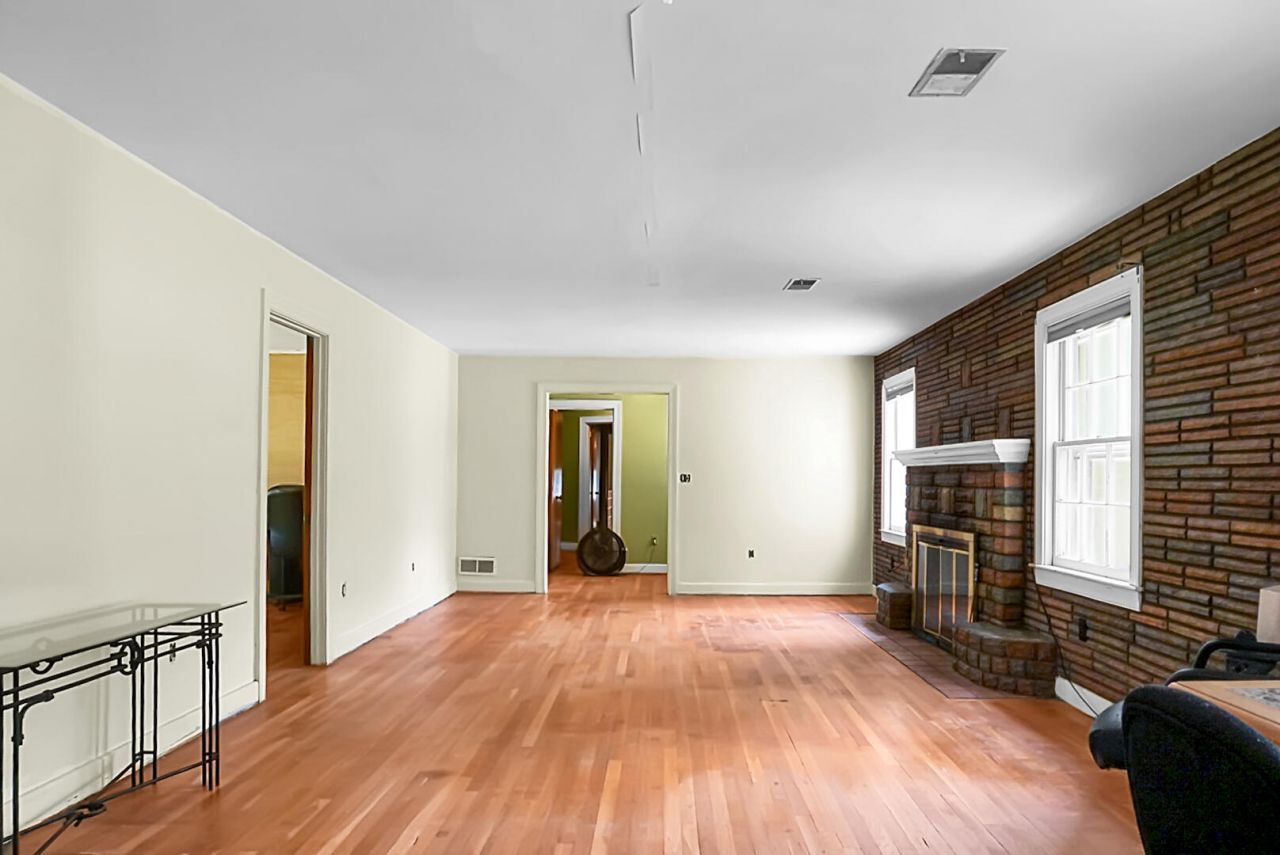 2041 Old Fort Avenue Photo 12