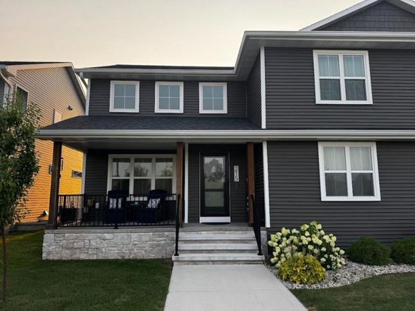 215 RED CEDAR PARKWAY, Kimberly, WI 54136