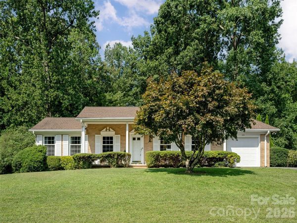 303 Tree Haven Boulevard, Hendersonville, NC 28791