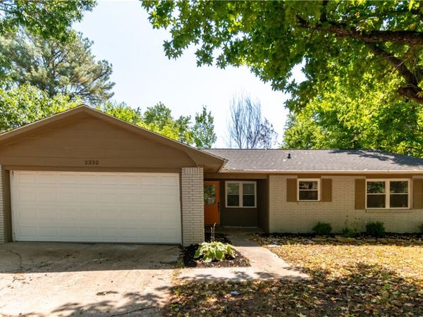 2332 S Clover Drive , Fayetteville, AR 72701