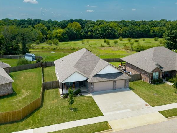 115 W Pitts Street, Farmington, AR 72730
