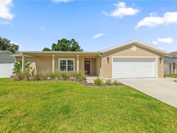 1003 Red Oak Circle, Out Of Area, FL 33511