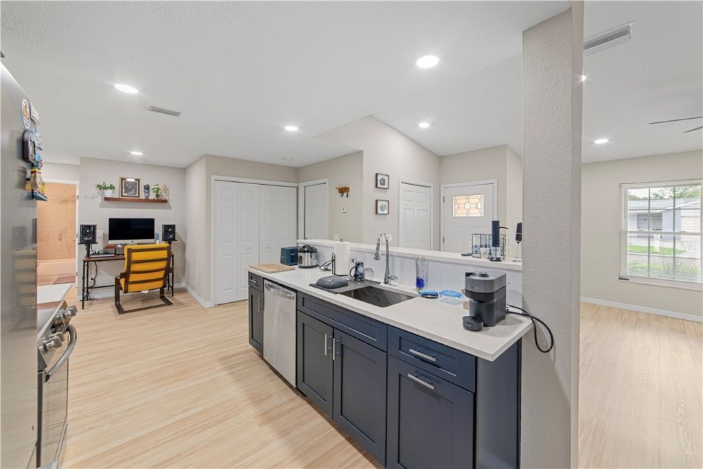 1003 Red Oak Circle, Out Of Area, FL 33511 Photo