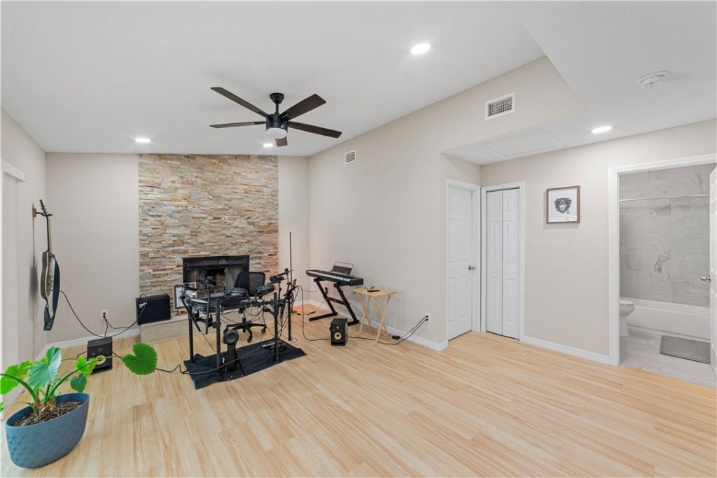 1003 Red Oak Circle, Out Of Area, FL 33511 Photo