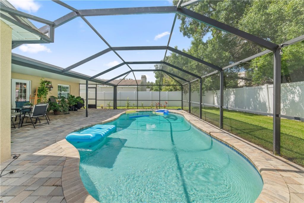 1003 Red Oak Circle, Out Of Area, FL 33511 Photo