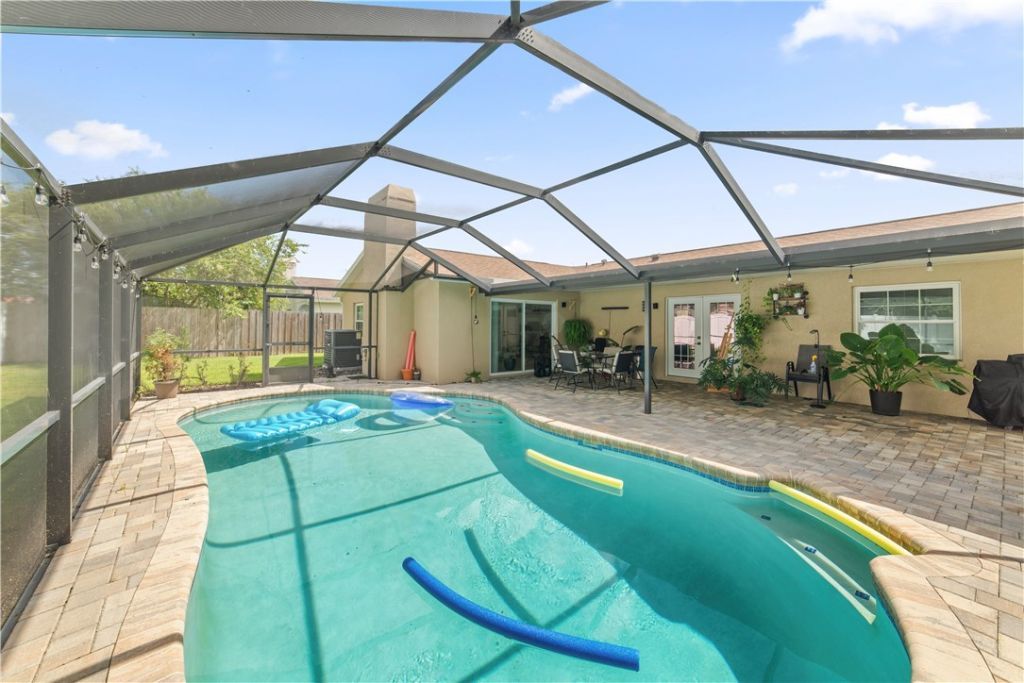 1003 Red Oak Circle, Out Of Area, FL 33511 Photo