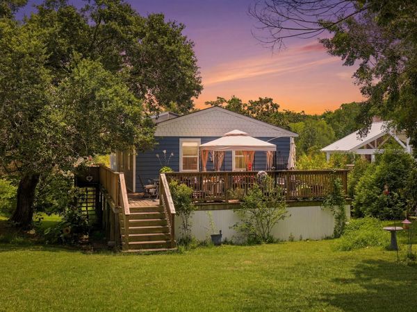 326 Magnolia Ave., Ocean Springs, MS 39564