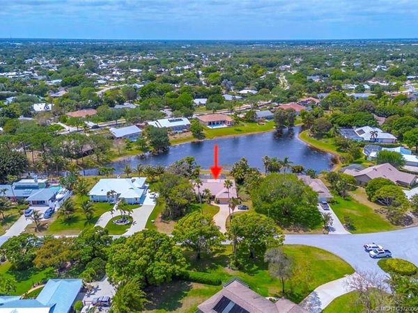 3074 NE Loquat Lane, Jensen Beach, FL 34957