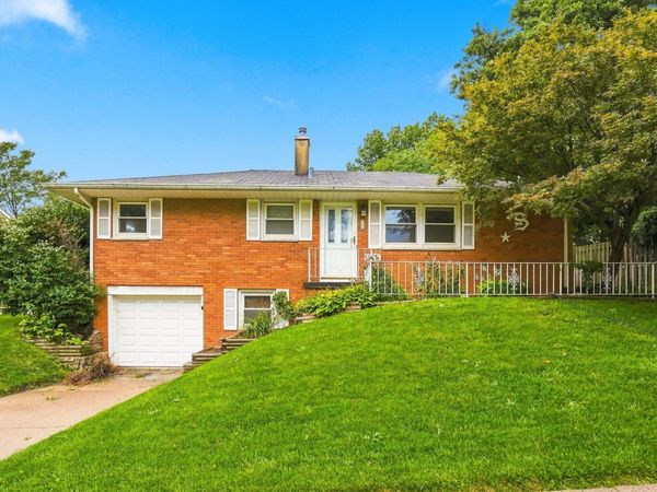 964 Cimarron Drive , Davenport, IA 52804