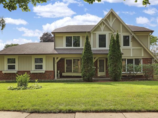 713 Dawes Street , Libertyville, IL 60048