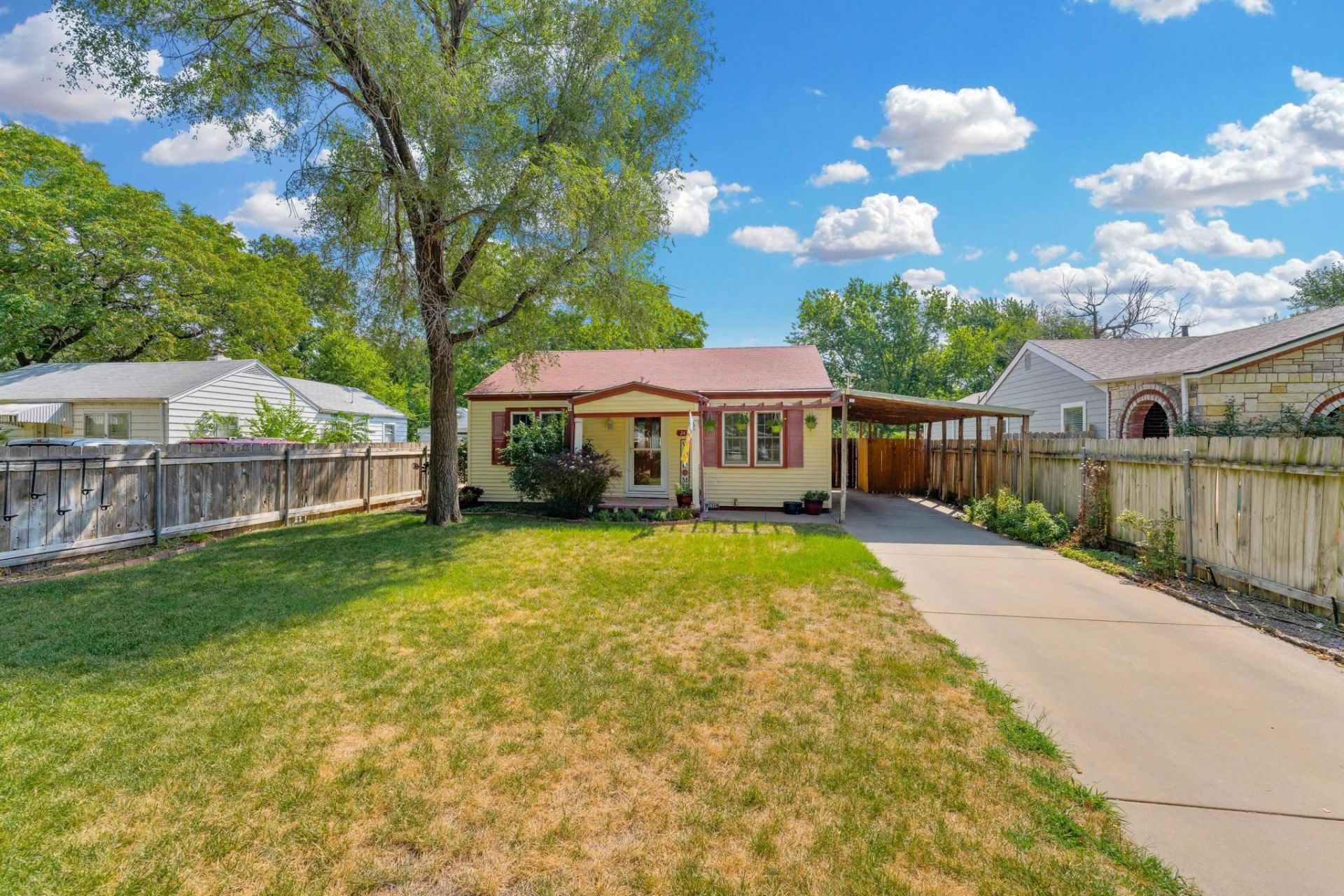 2432 S Pattie, Wichita, KS 67216 Main Photo