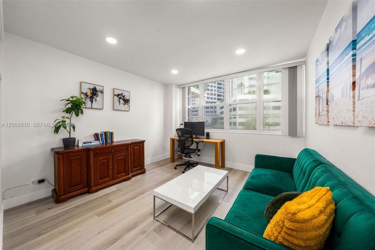 1408 Brickell Bay Dr , Unit 518, Miami, FL 33131 Photo