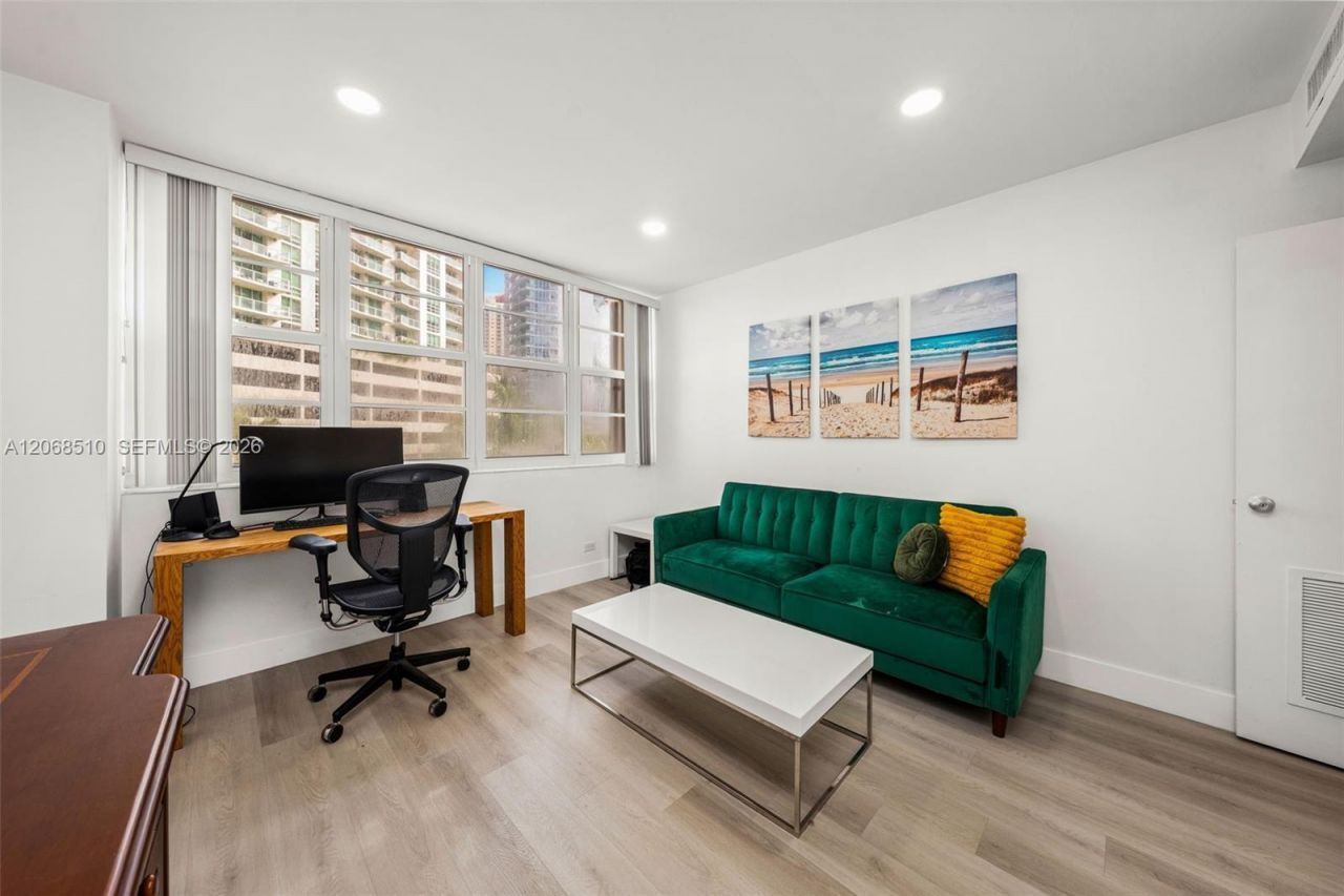 1408 Brickell Bay Dr , Unit 518, Miami, FL 33131 Photo