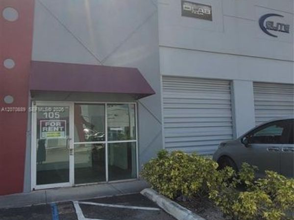 7290 NW 7th St , Unit 105, Miami, FL 33126