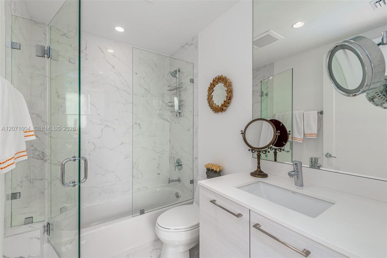 1 Water Club Way , Unit 404, North Palm Beach, FL 33408 Photo