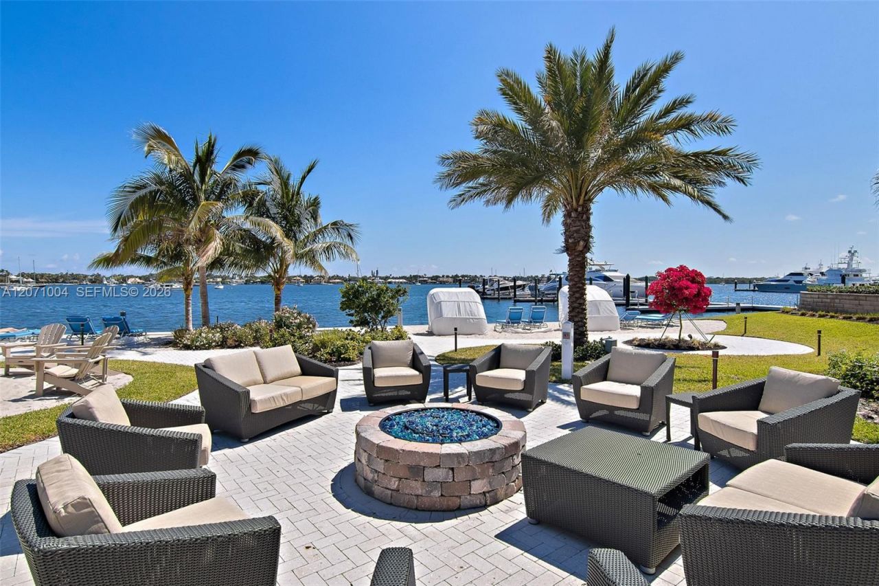 1 Water Club Way , Unit 404, North Palm Beach, FL 33408 Photo