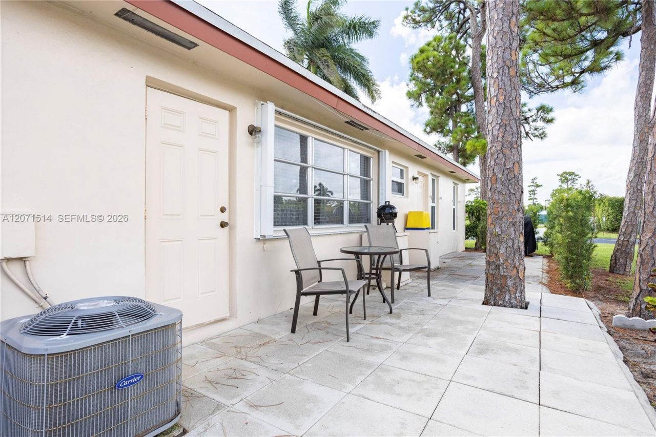 4675 NW 3rd Ct , Unit B, Delray Beach, FL 33445 Photo