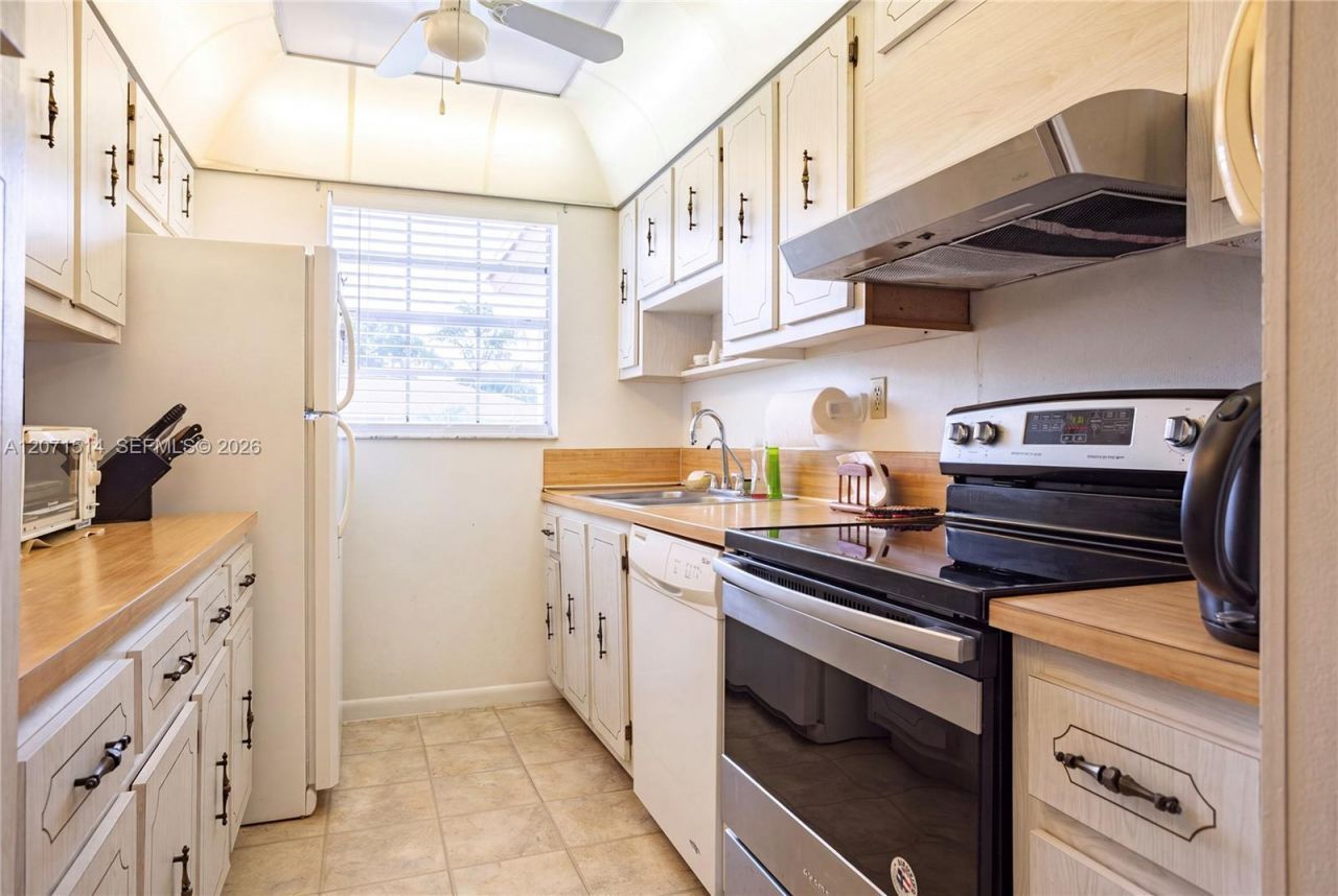 4675 NW 3rd Ct , Unit B, Delray Beach, FL 33445 Photo