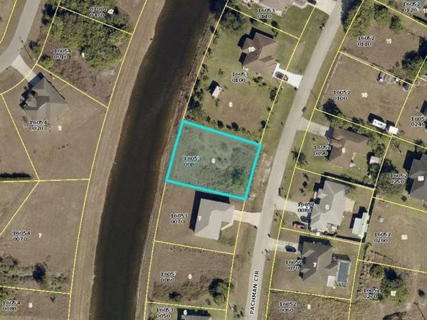 560 Pachman Circle , Lehigh Acres, FL 33974