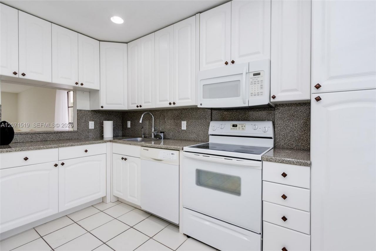 21529 Cypress Hammock Dr , Unit 35J, Boca Raton, FL 33428 Photo