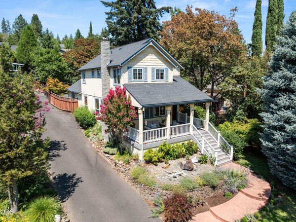 420 S Oregon Street, Jacksonville, OR 97530