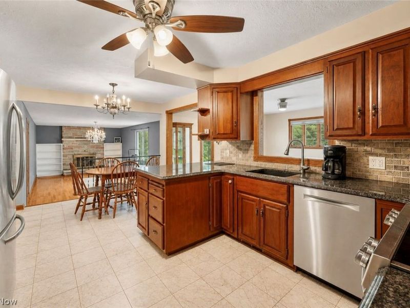 679 S Lake Street, Amherst, OH 44001 Photo 12