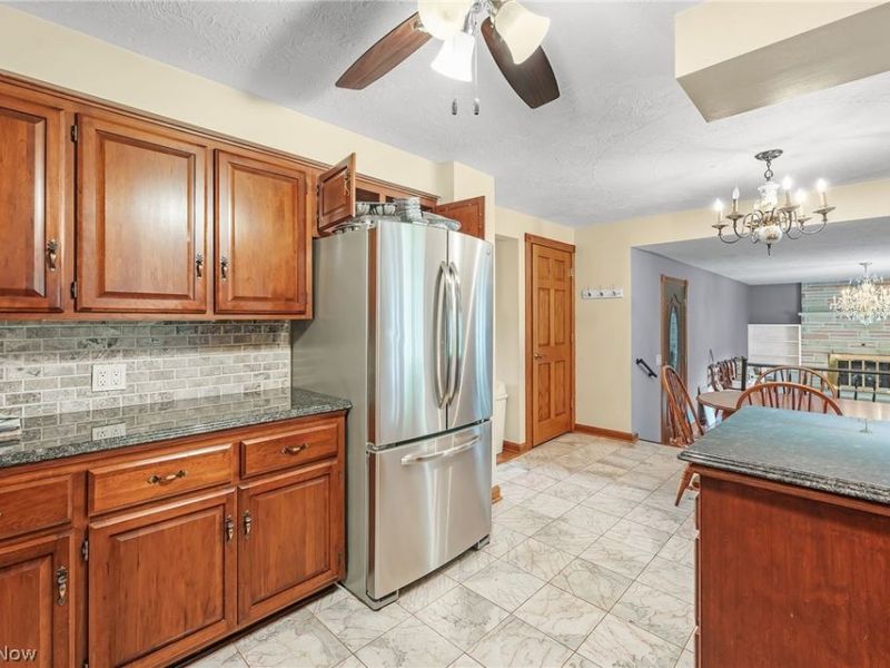 679 S Lake Street, Amherst, OH 44001 Photo 13