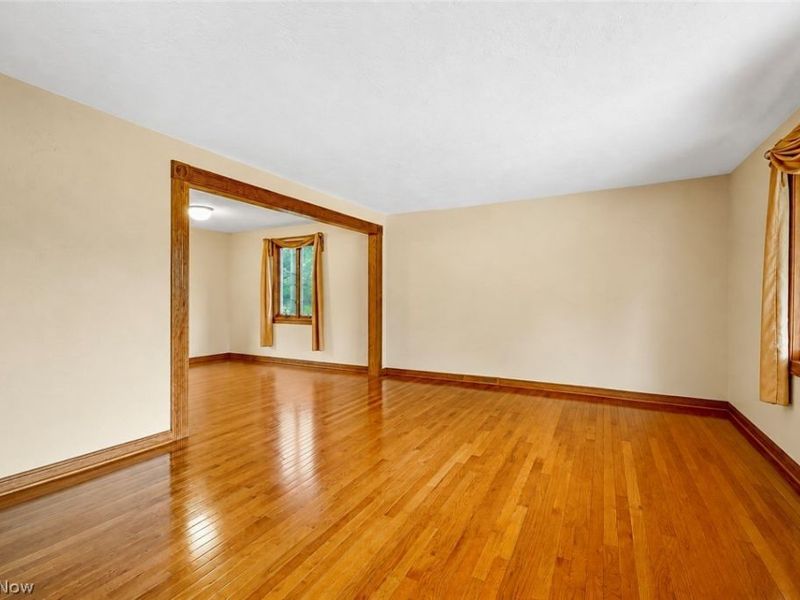 679 S Lake Street, Amherst, OH 44001 Photo 3