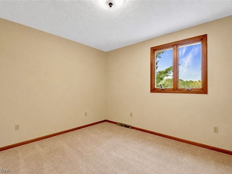 679 S Lake Street, Amherst, OH 44001 Photo 31