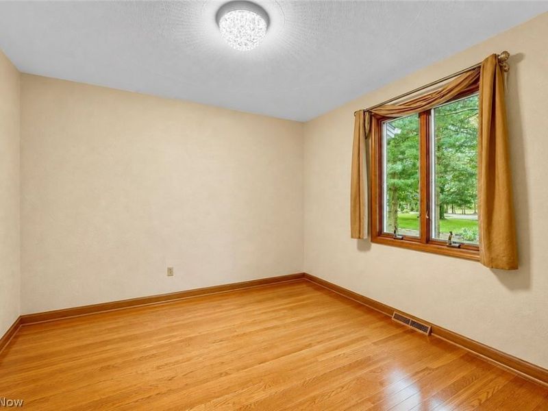 679 S Lake Street, Amherst, OH 44001 Photo 7