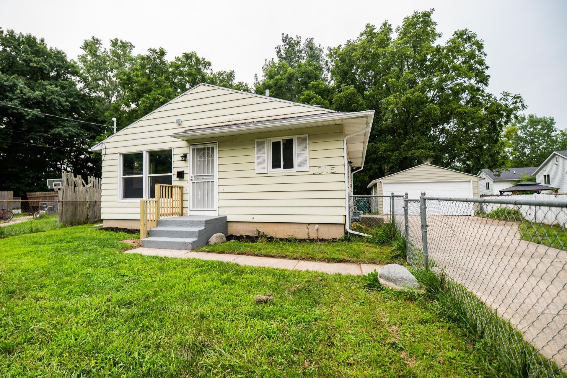 1015 Merrill Avenue Sw, Grand Rapids, MI 49503 Main Photo