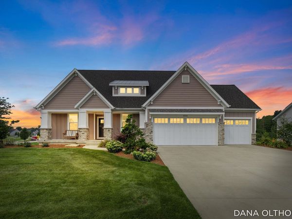 8233 Boardwalk Drive SW, Byron Center, MI 49315