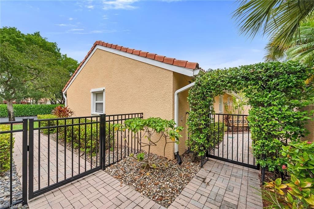 2326 Magnolia Ln, Unit 6104, Naples, FL 34112 Photo