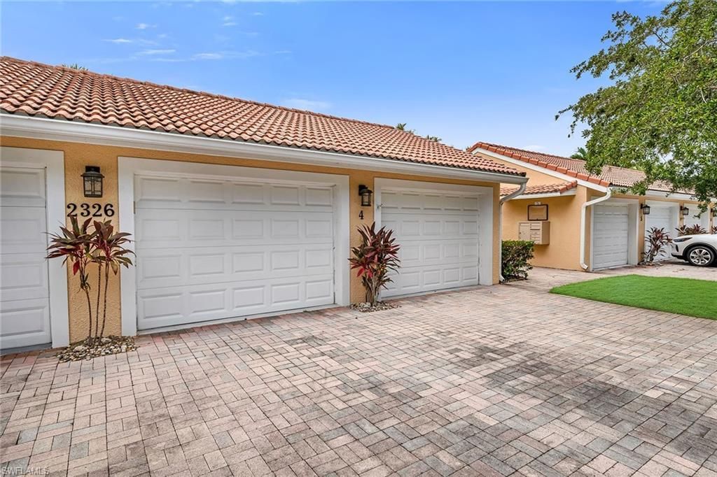 2326 Magnolia Ln, Unit 6104, Naples, FL 34112 Photo