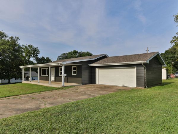 505 N Water Avenue , Bolivar, MO 65613