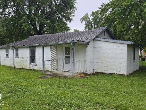 1110 Lincoln Street , Shelbyville, IN 46176