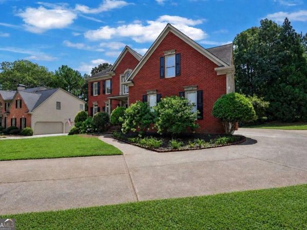 1896 Kennard Court, Snellville, GA 30078