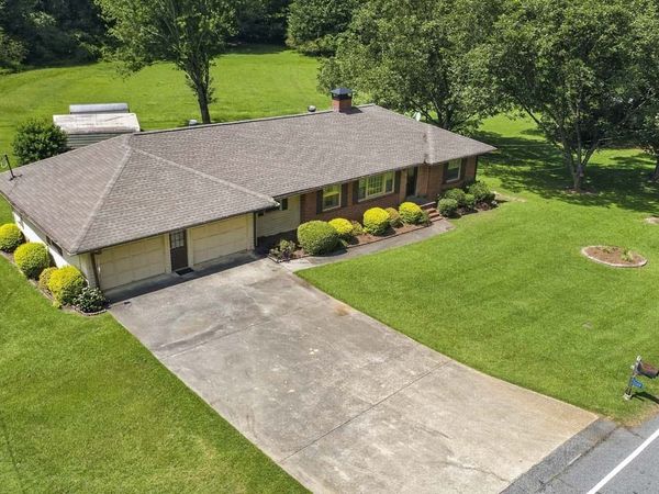 2069 Elmwood Circle, Snellville, GA 30078