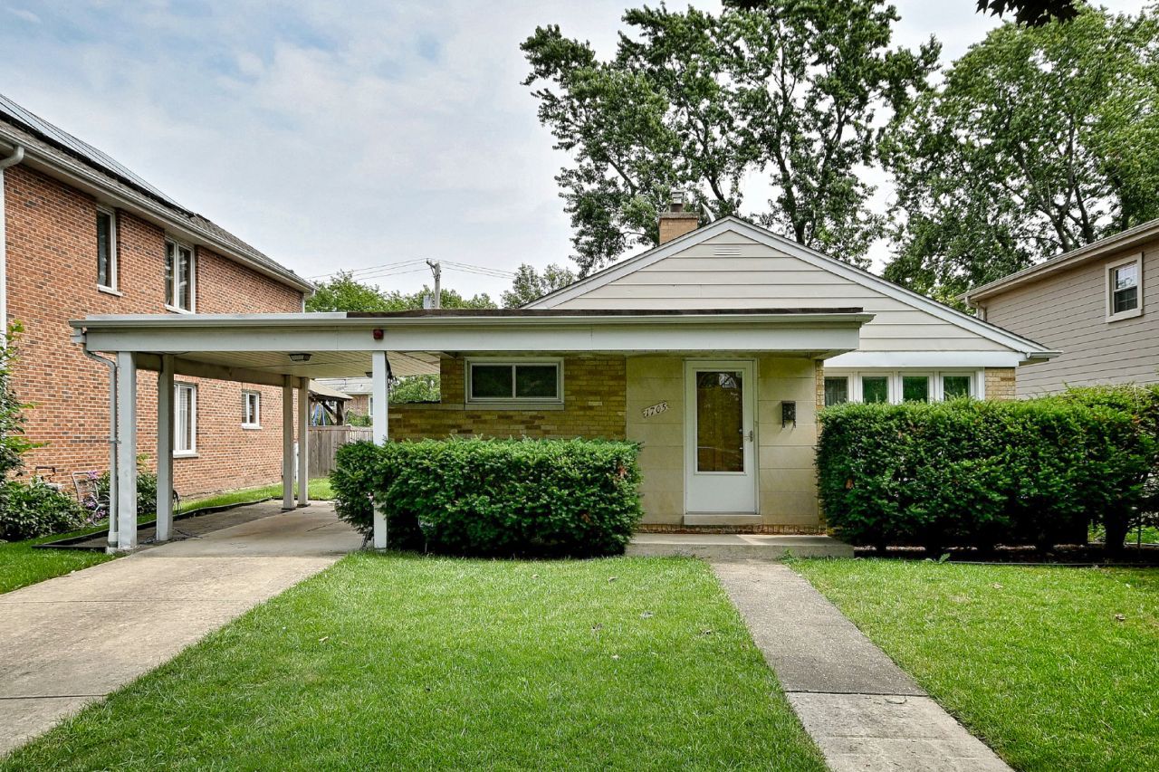 1705 S Ashland Avenue, Park Ridge, IL 60068 Main Photo