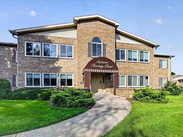 1624 N Golf Glen, Unit F, Madison, WI 53704
