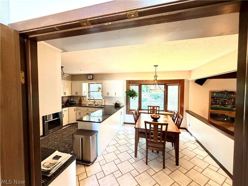 6672 Beverly May Drive, Independence, OH 44131 Photo 7