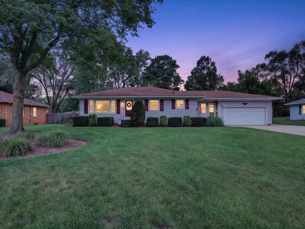 1055 Elmwood Drive, Jenison, MI 49428