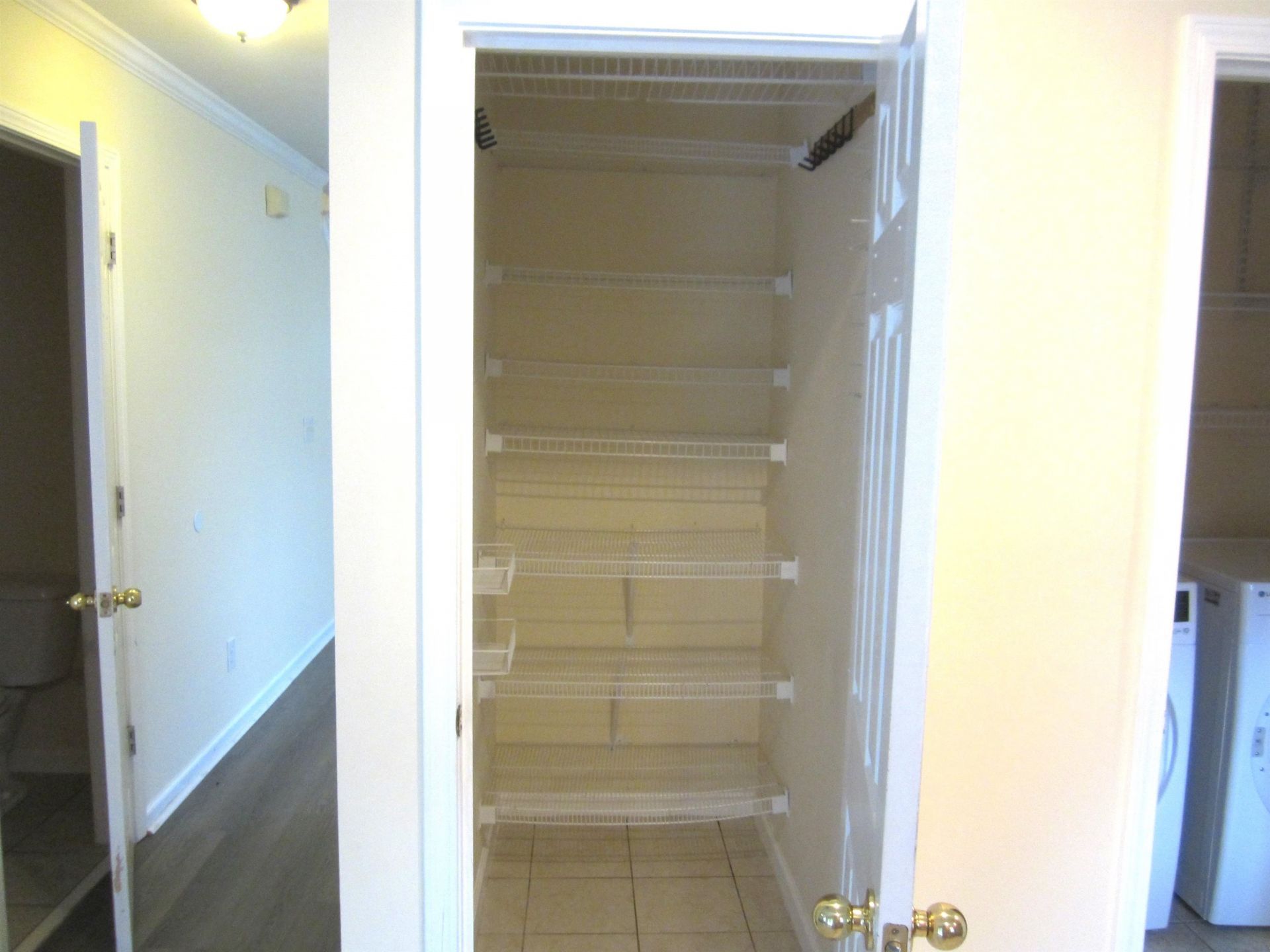 178 Tibton Circle Photo 7