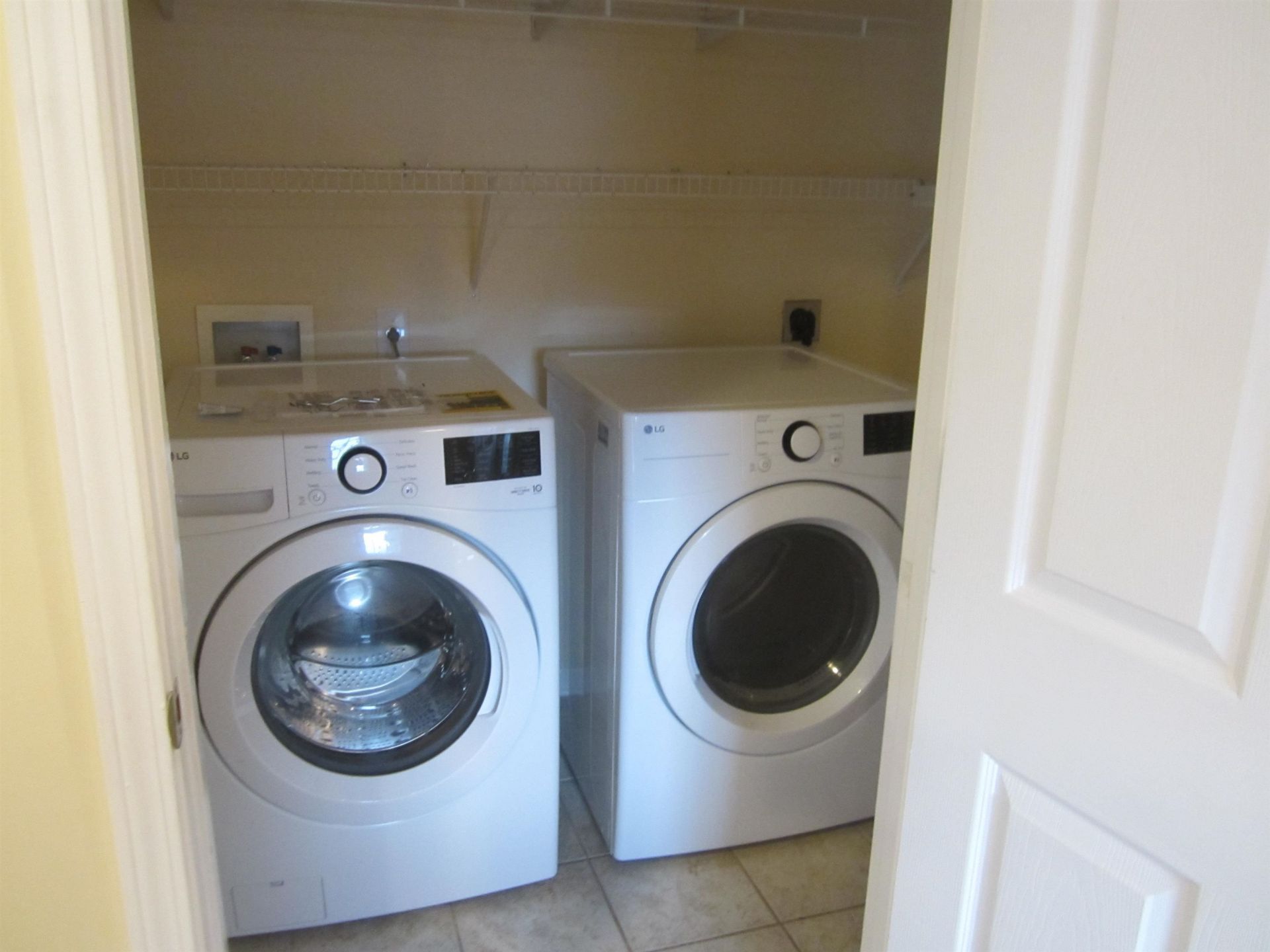 178 Tibton Circle Photo 8