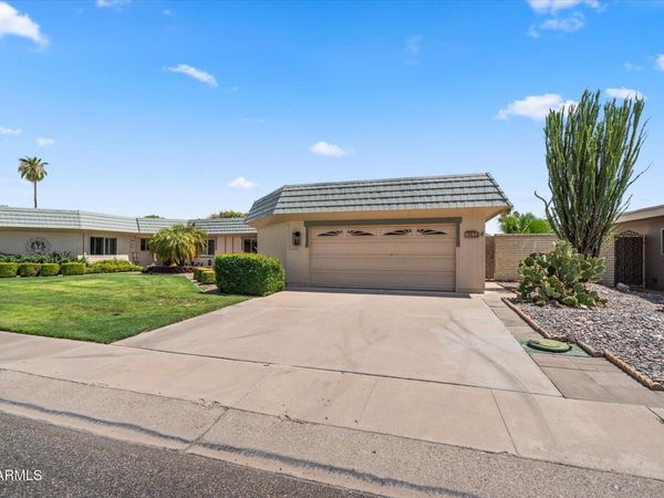 10633 W PINEAIRE Drive, Sun City, AZ 85351