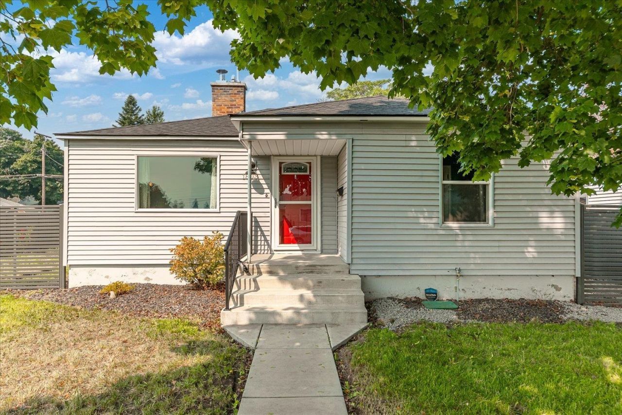 1803 N Cook St, Spokane, WA 99207 Main Photo