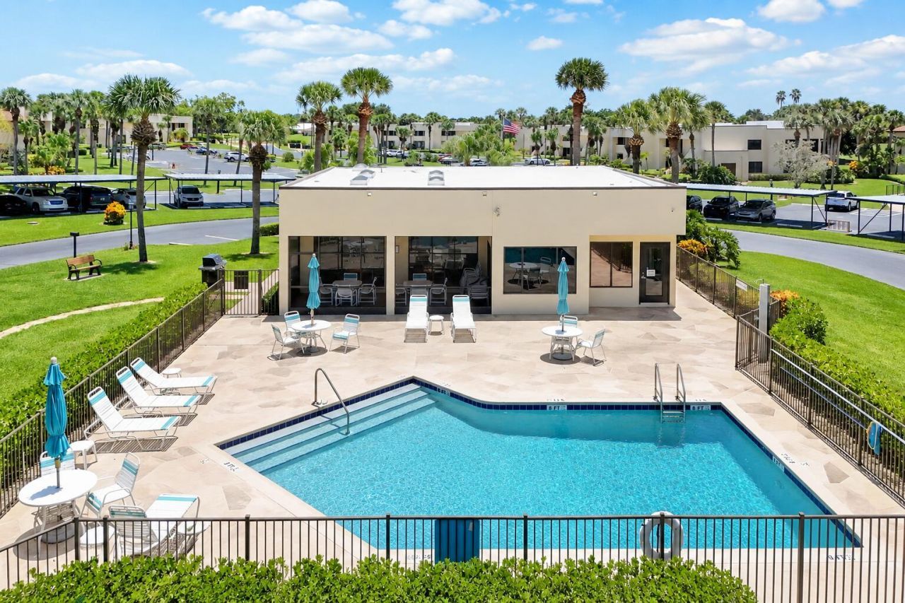 6940 SE Constitution Boulevard, Unit 203, Hobe Sound, FL 33455 Photo