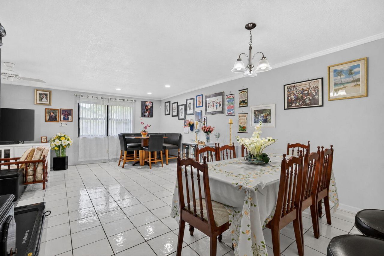 140 Karanda Court, Royal Palm Beach, FL 33411 Photo